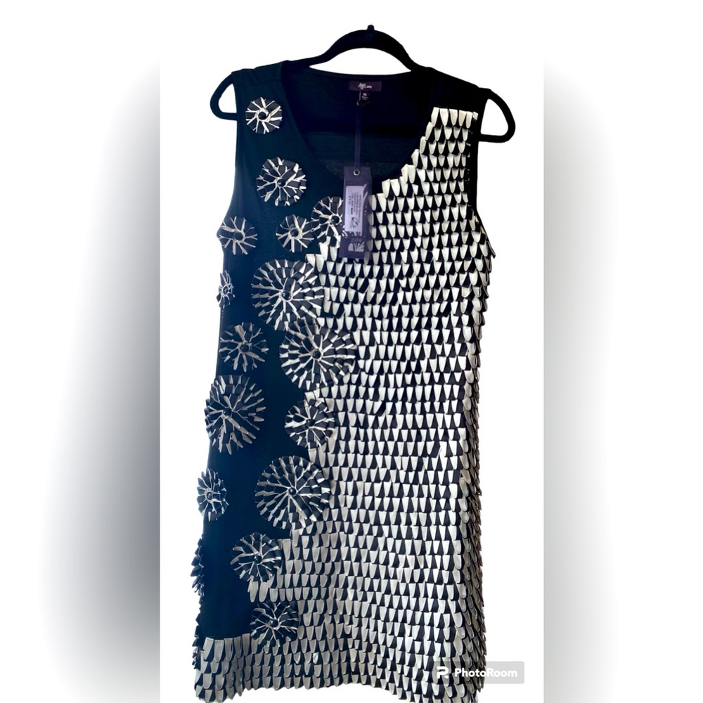 Fun Unique sleeveless Tunic Black White Dress Great for a Party! Size XLarge